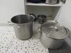 *Stainless Steel Twin Handled Pan, Aluminium Twin Handled Pan, Mixing Bowls, etc.