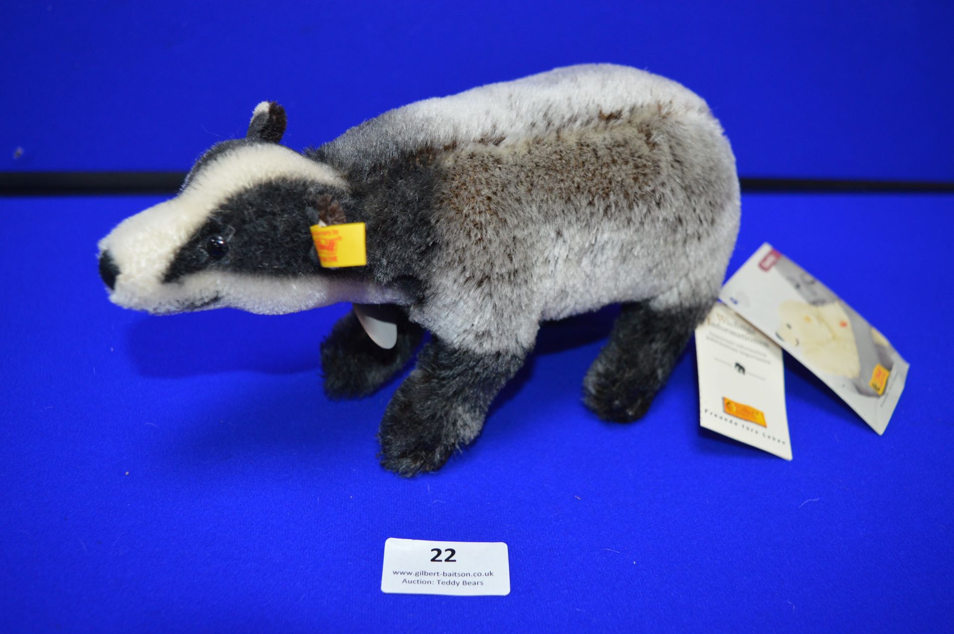 Steiff Family Collection no.22 - Badger (length 25cm)