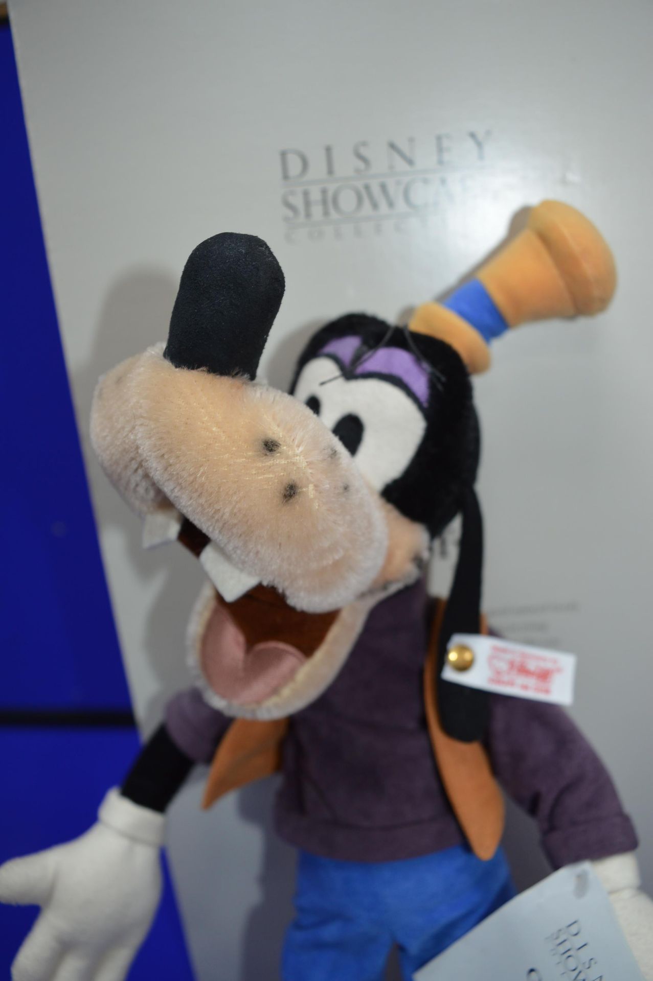 Steiff Disney Showcase Collection - Goofy (height 34cm) - Image 3 of 3