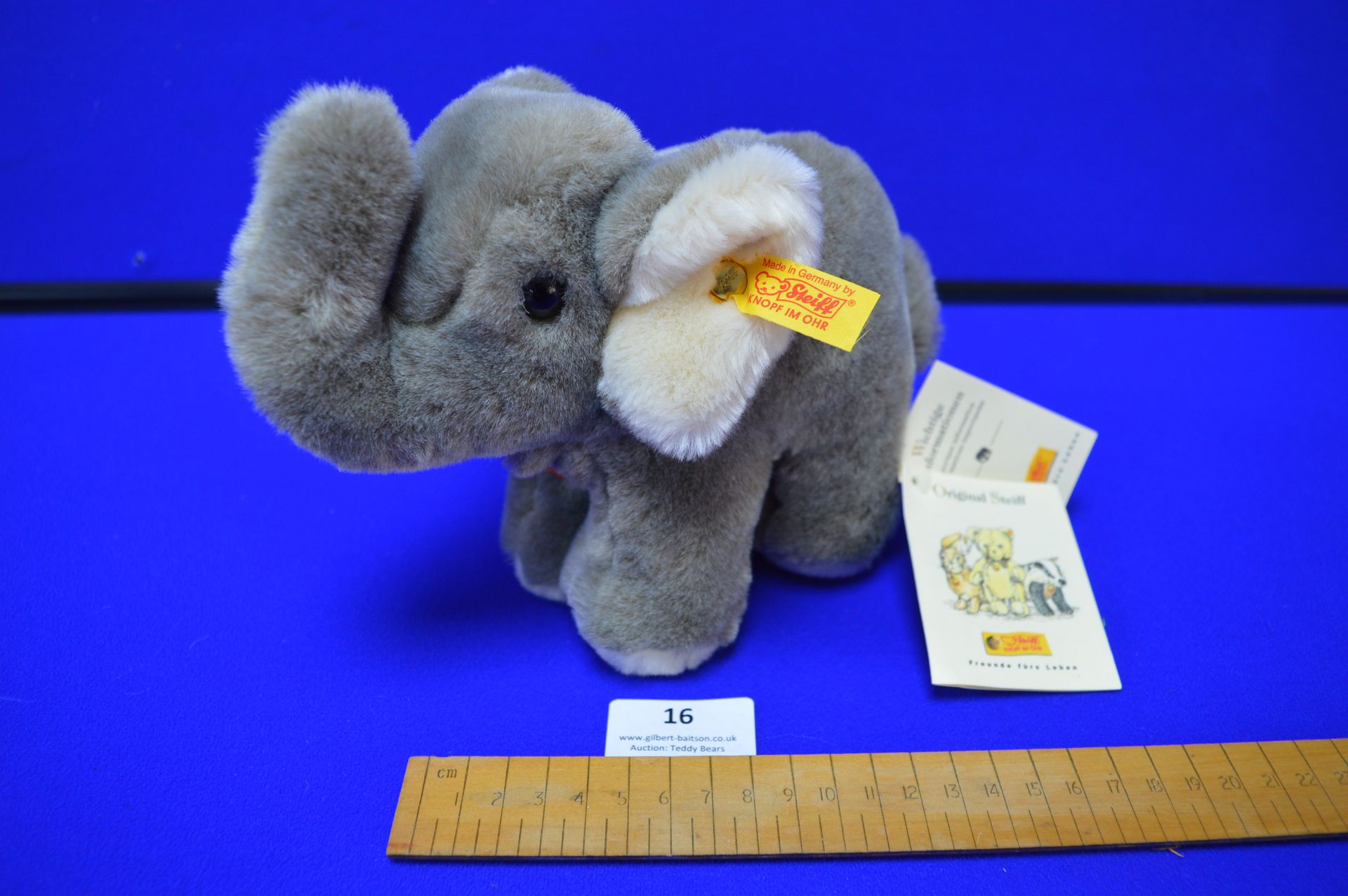 Steiff Cozy Elephant (length 21cm)