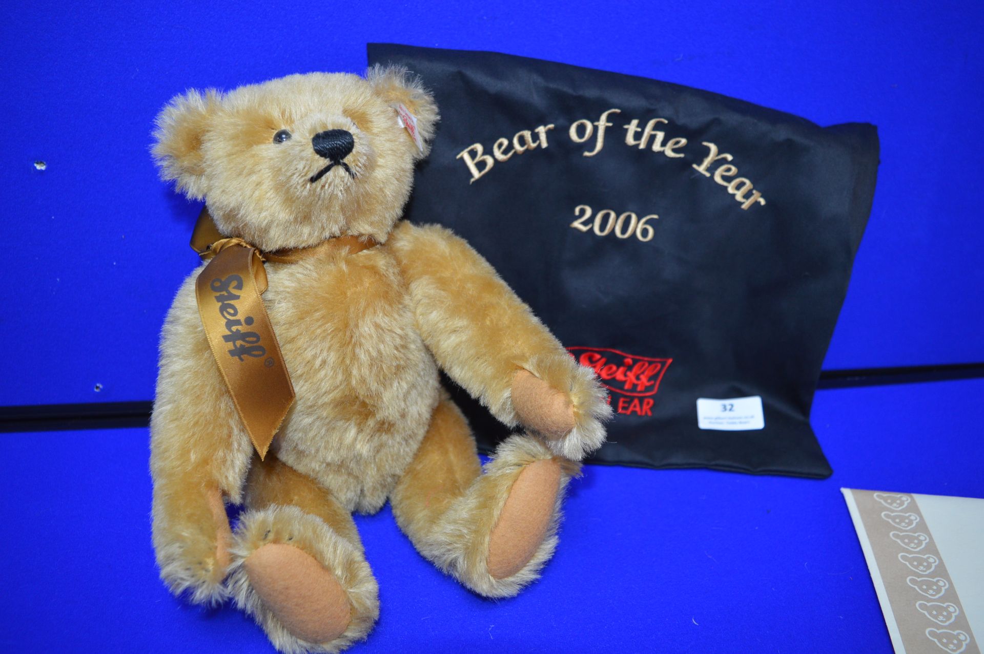 Steiff Bear of The Year 2006 - Blonde (30cm) - Image 3 of 4