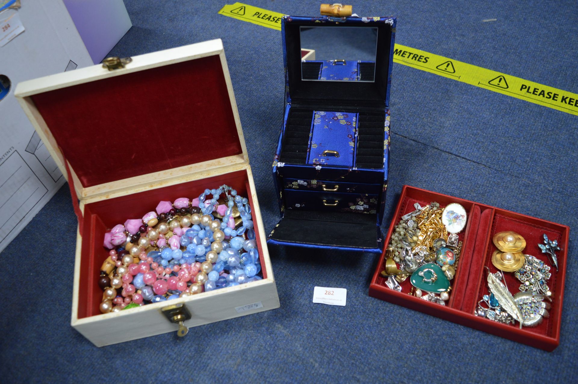 Vintage Jewellery Box and Contents of Costume Jewe