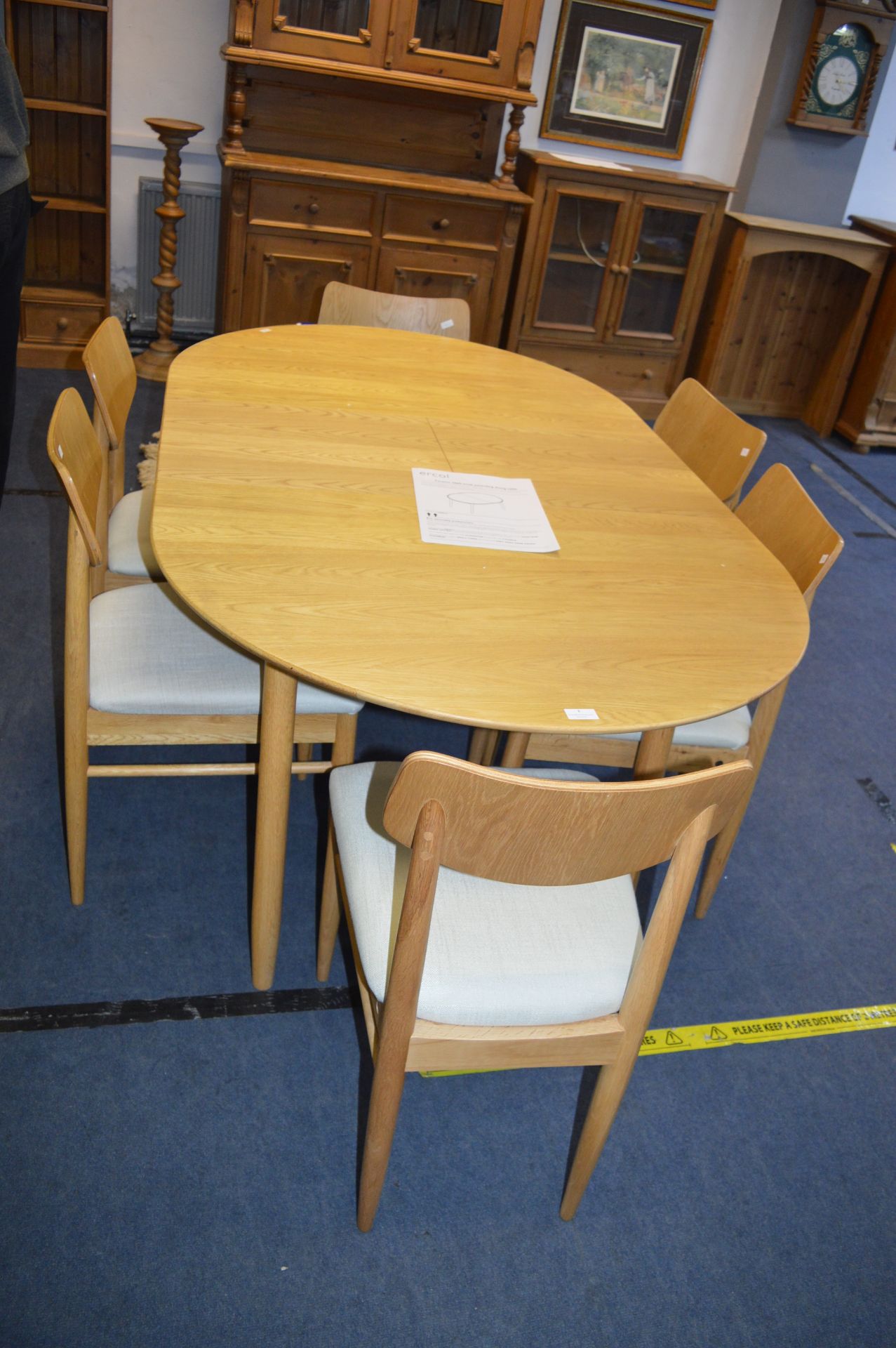 Ercol Teramo 3660 Small Extending Dining Table wit