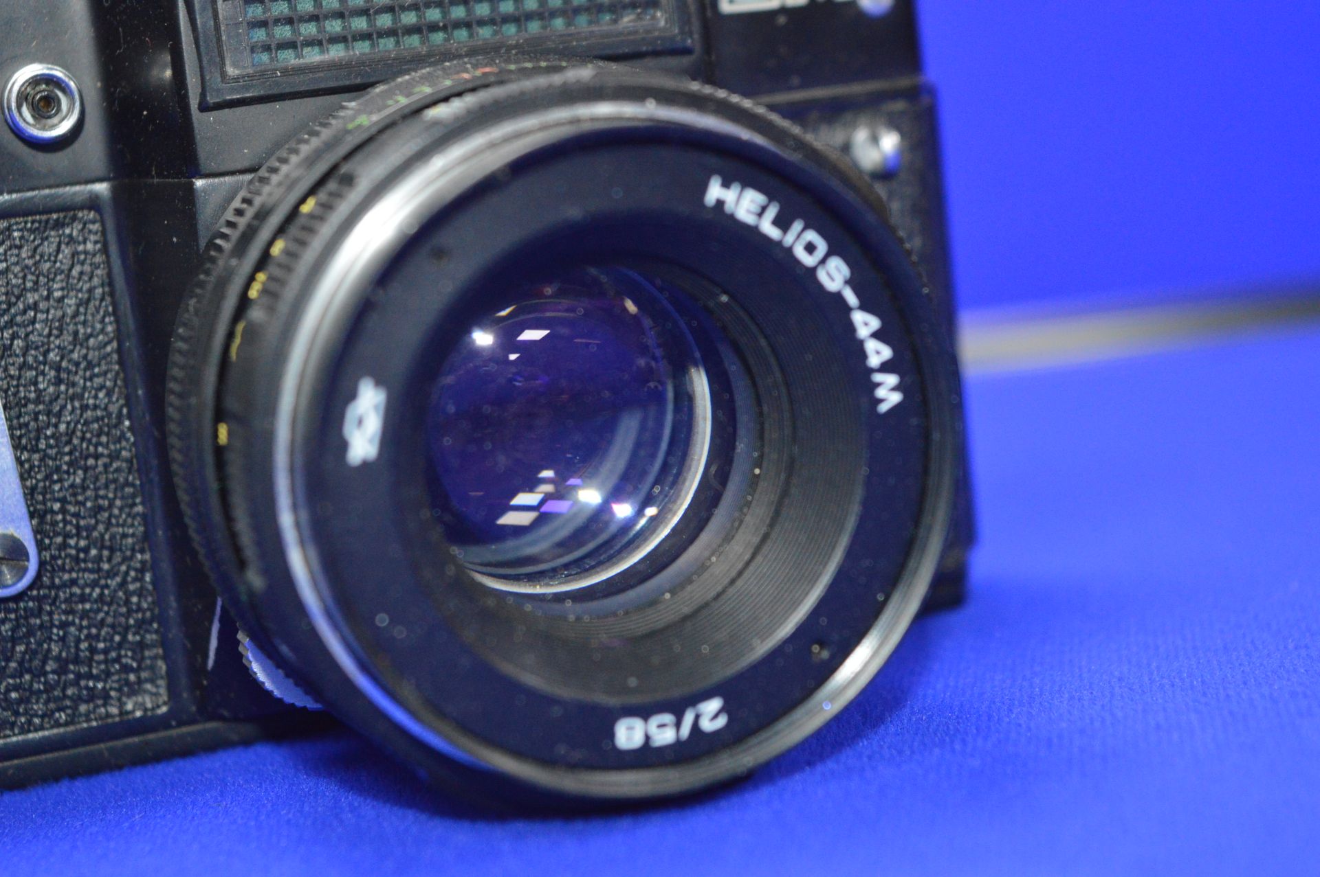Zenit EM SLR Camera with Helios-44M 2/58 Lens - Image 2 of 2