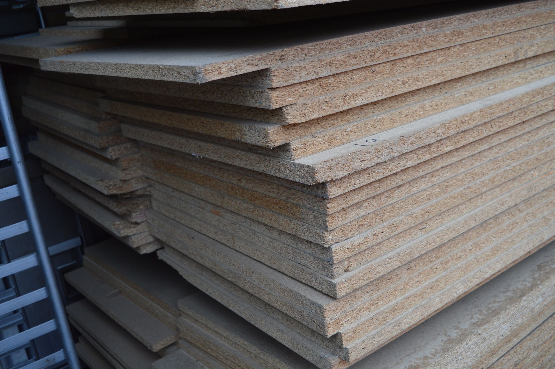 ~40 Lengths of Chipboard ~268x60cm 2-3cm thick