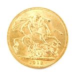 A George V full gold sovereign 1912, 8.0g.