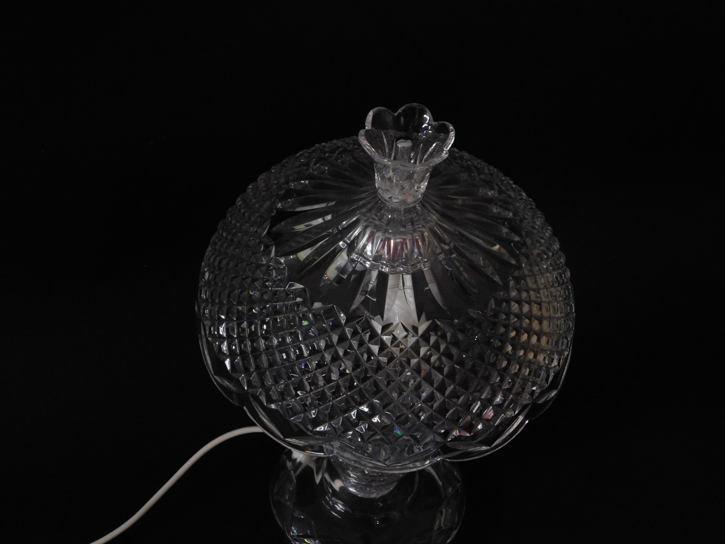 A Waterford cut glass table lamp, with circular cut glass shade, 49cm H. - Image 2 of 4