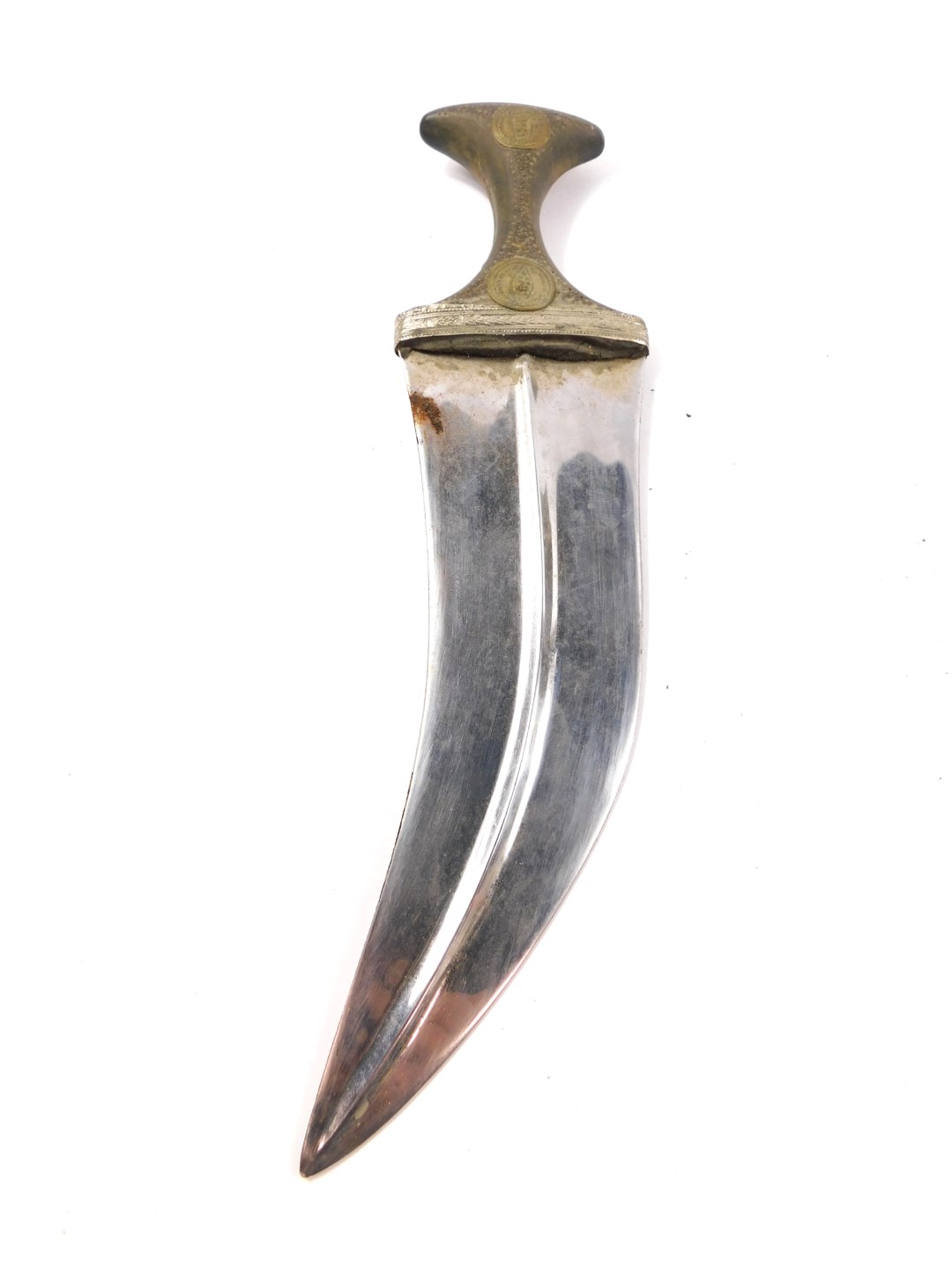 A Yemeni Jambiya, the horn hilt with metal embellishments, double edged steel blade and Asib leather - Image 4 of 5