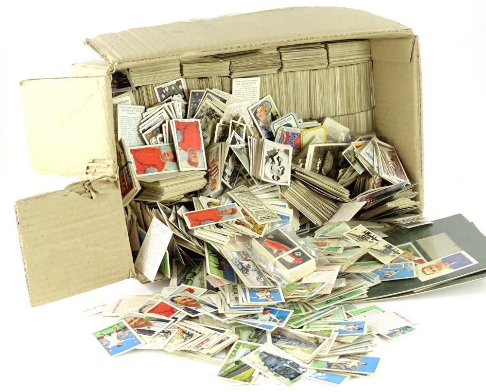 A large quantity of loose cigarette cards, various subjects.