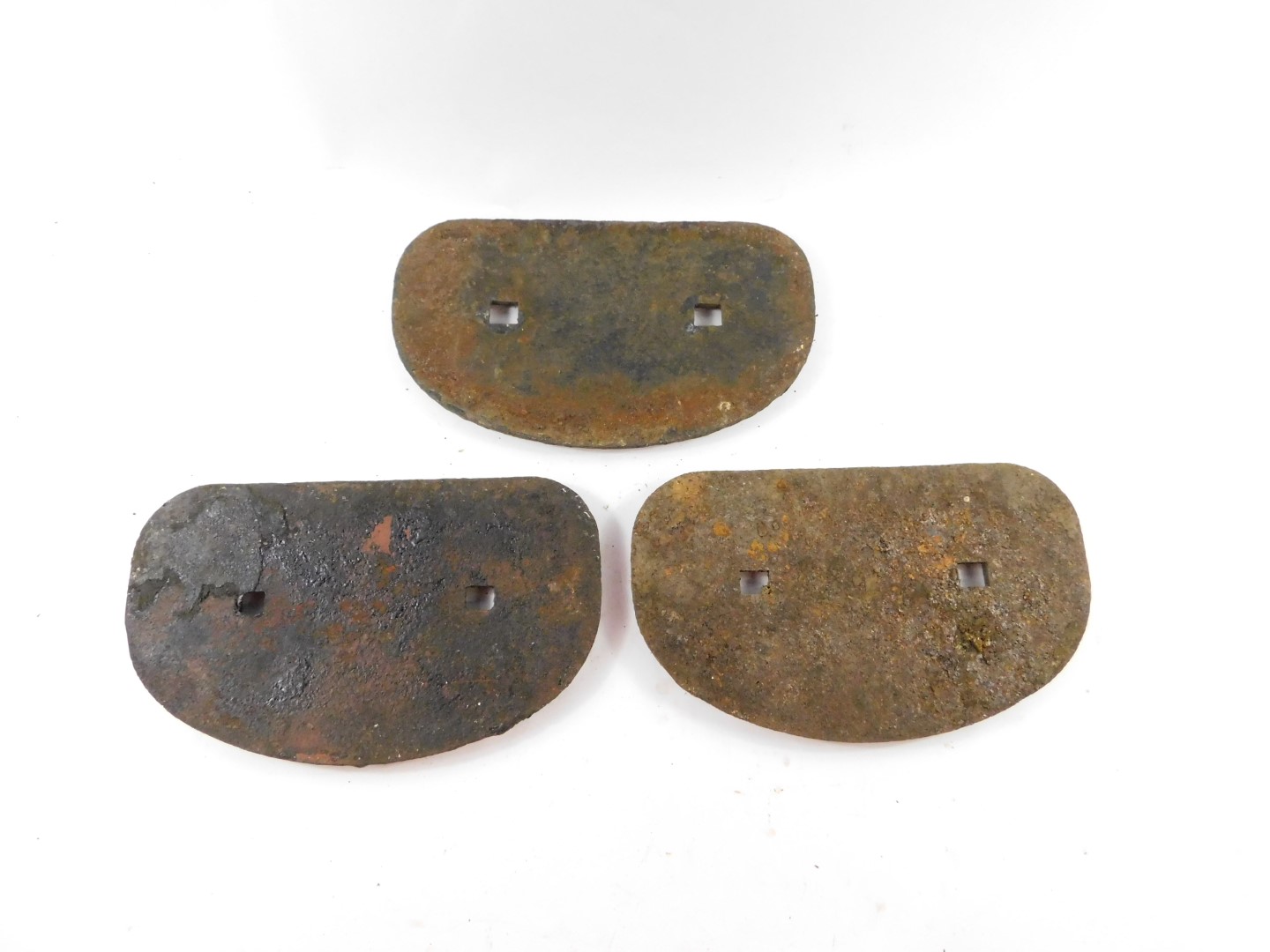 Three cast iron railway wagon plates, comprising B550017 16T B'ham. C. & .W.Co. 1958 Lot No 2907., - Image 2 of 2