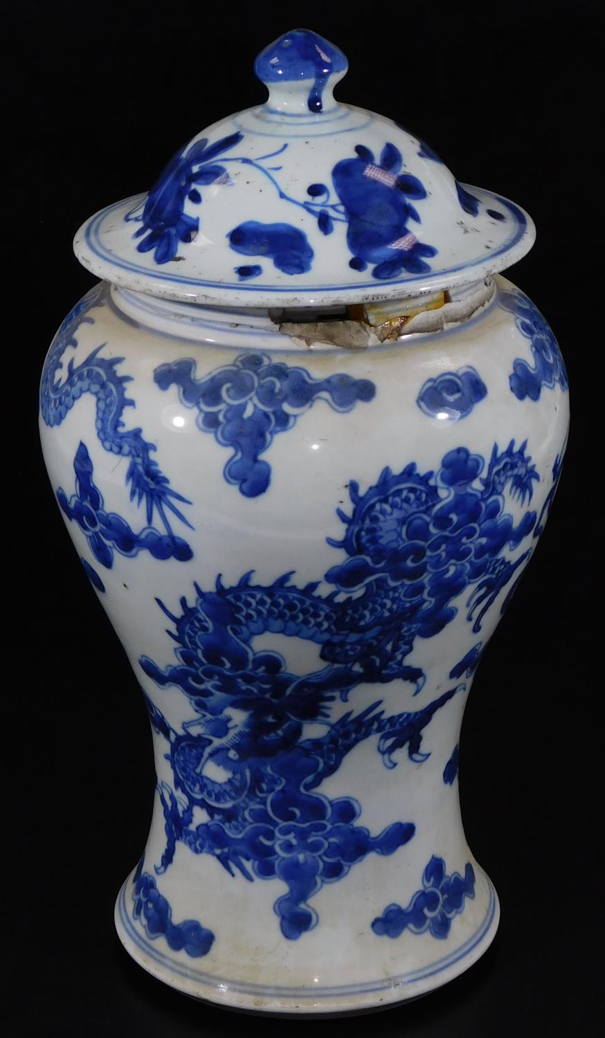 An 19thC Chinese blue and white baluster vase and cover, decorated with four claw celestial - Image 2 of 7