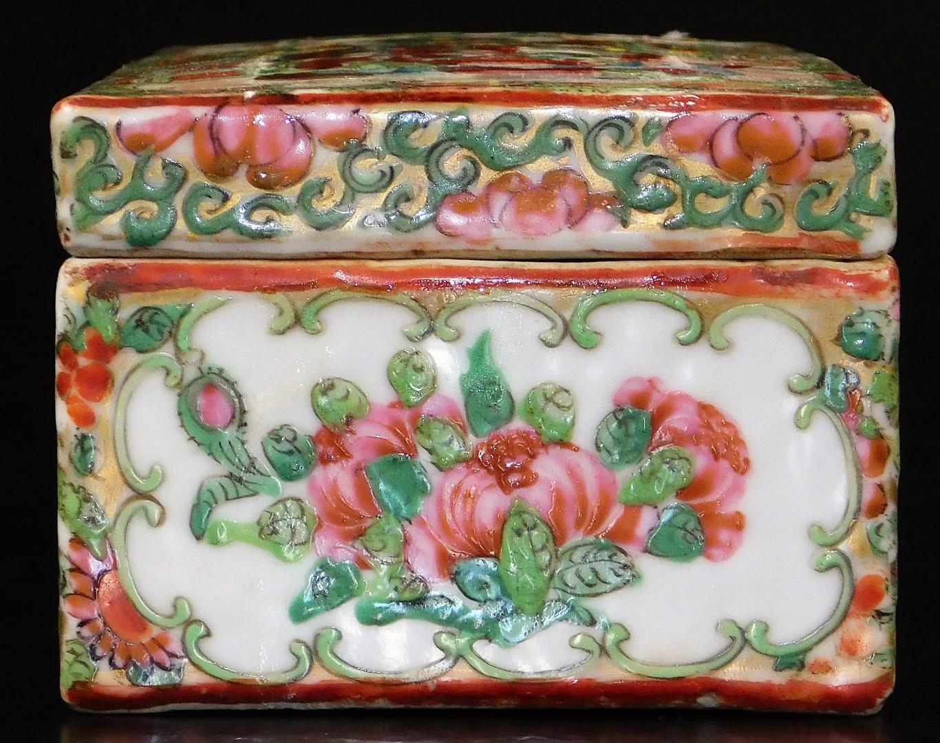 A 19thC Cantonese pen box of rectangular form, typically decorated with flowers and panels of - Image 3 of 8