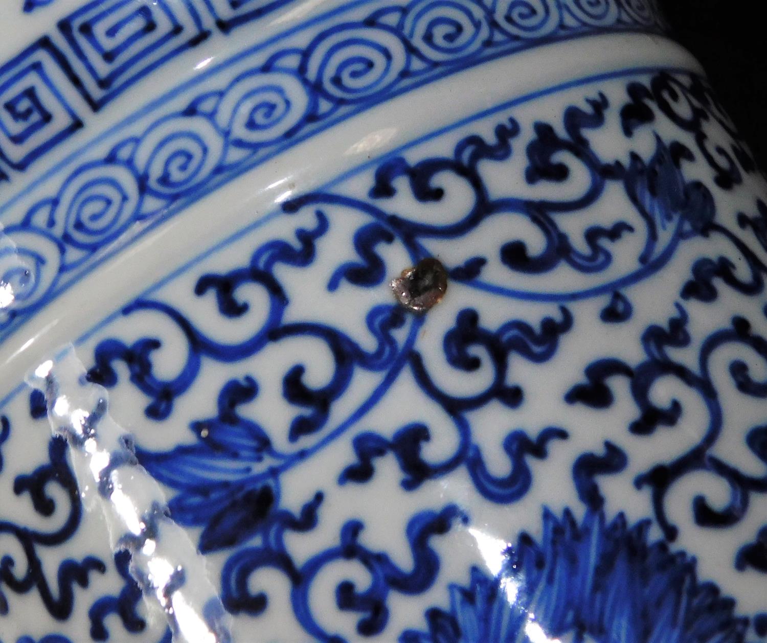 A Chinese porcelain blue and white beaker vase, with flared base and neck, decorated with - Image 5 of 6