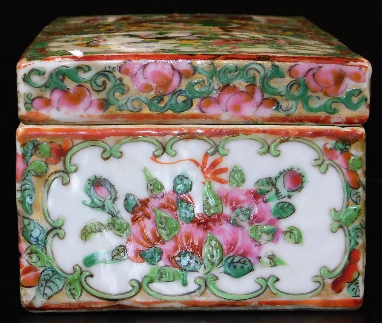 A 19thC Cantonese pen box of rectangular form, typically decorated with flowers and panels of - Image 5 of 8