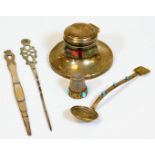 A collection of silver and white metal, to include a small cap stand inkwell, a white metal pin, con