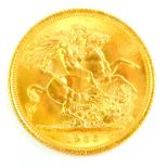 An Elizabeth II gold sovereign 1966, 8.0g