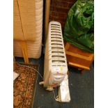 A De-Longhi Rapido electric radiator, 2800-3000W, serial number 43712.