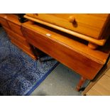 A Victorian mahogany pembroke table, raised on turned legs, 73cm H, 49.5cm W, 102cm extended, 91cm