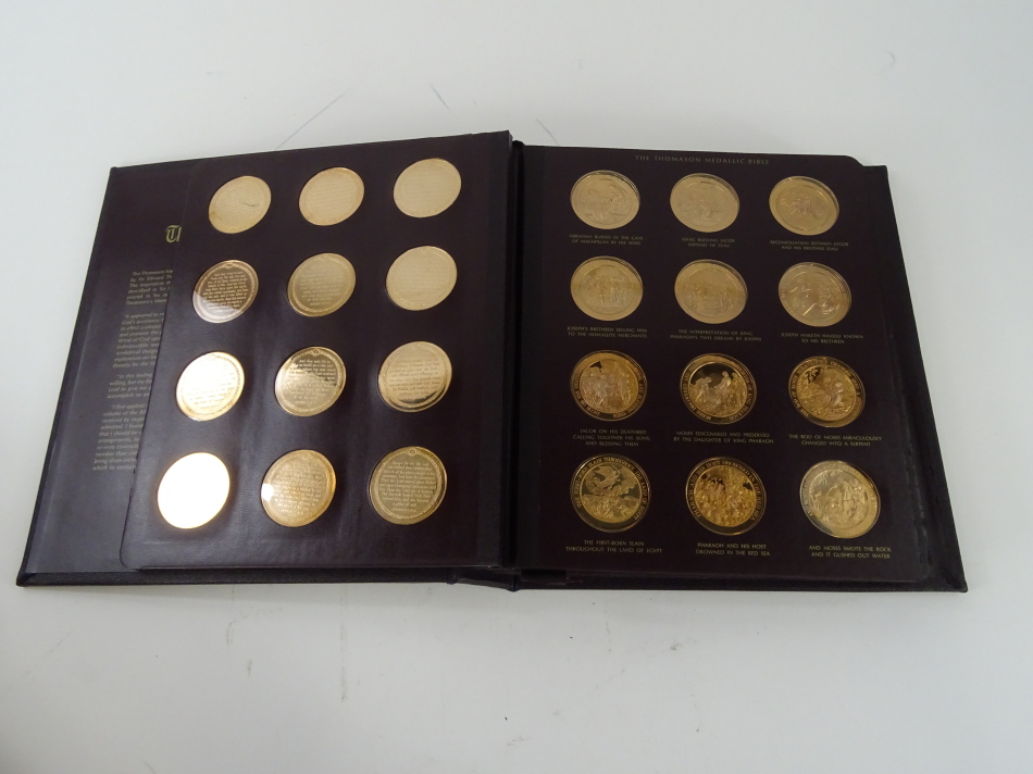 A Franklin Mint Thomason Medallic Bible, comprising 60 medallions in album with outer box. - Image 3 of 3