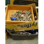 Various tools, accessories, bits, chain, screw, torch, 28cm wide, hand saw (2 boxes).