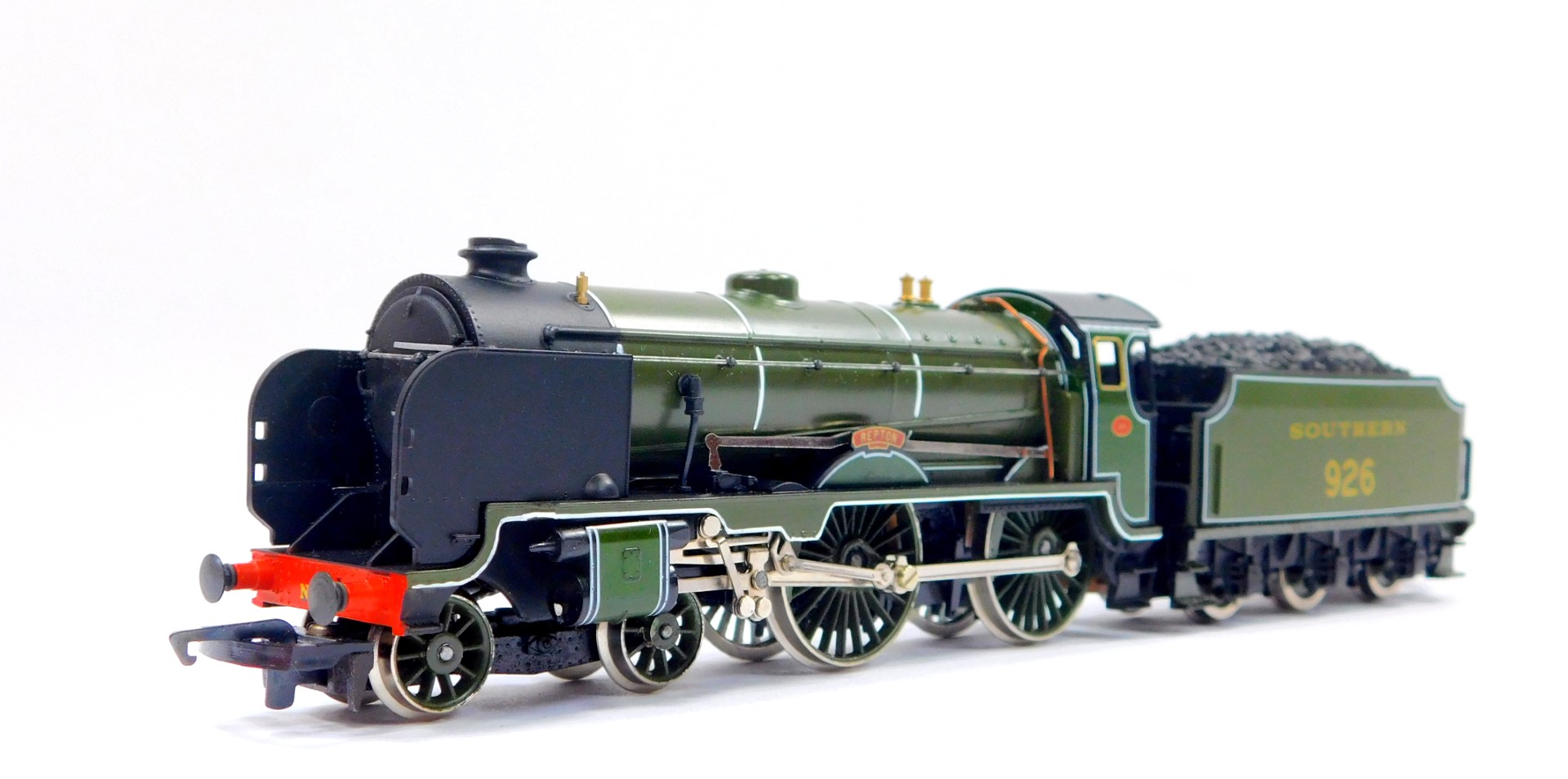 A Hornby OO-gauge locomotive and tender 'Repton', Schools Class V, Southern Railways green livery, - Image 6 of 7