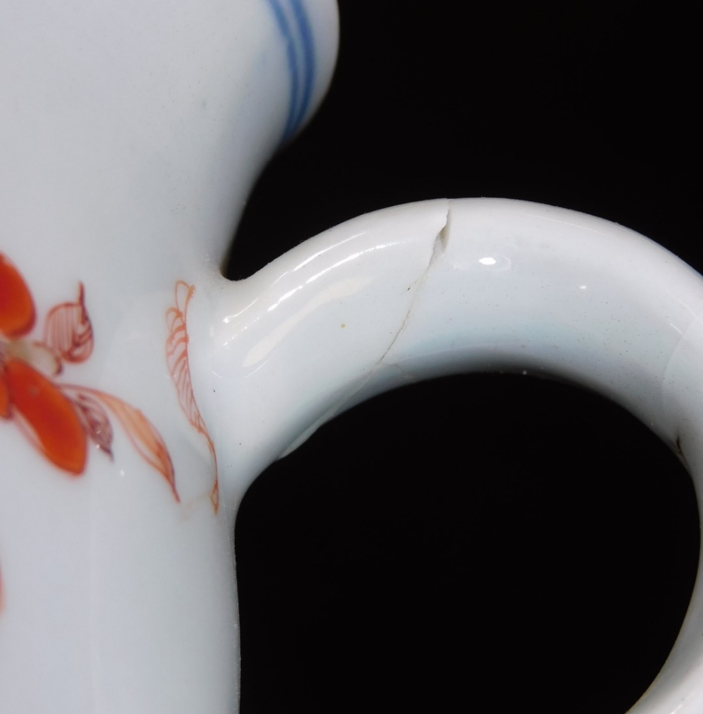 An 18thC Chinese Imari baluster mug with ear handle, predominantly decorated in orange and blue with - Image 7 of 8