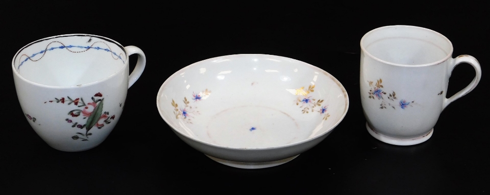 Various early 19thC New Hall and other porcelain, saucers to include one banded in pink broken by - Image 14 of 15