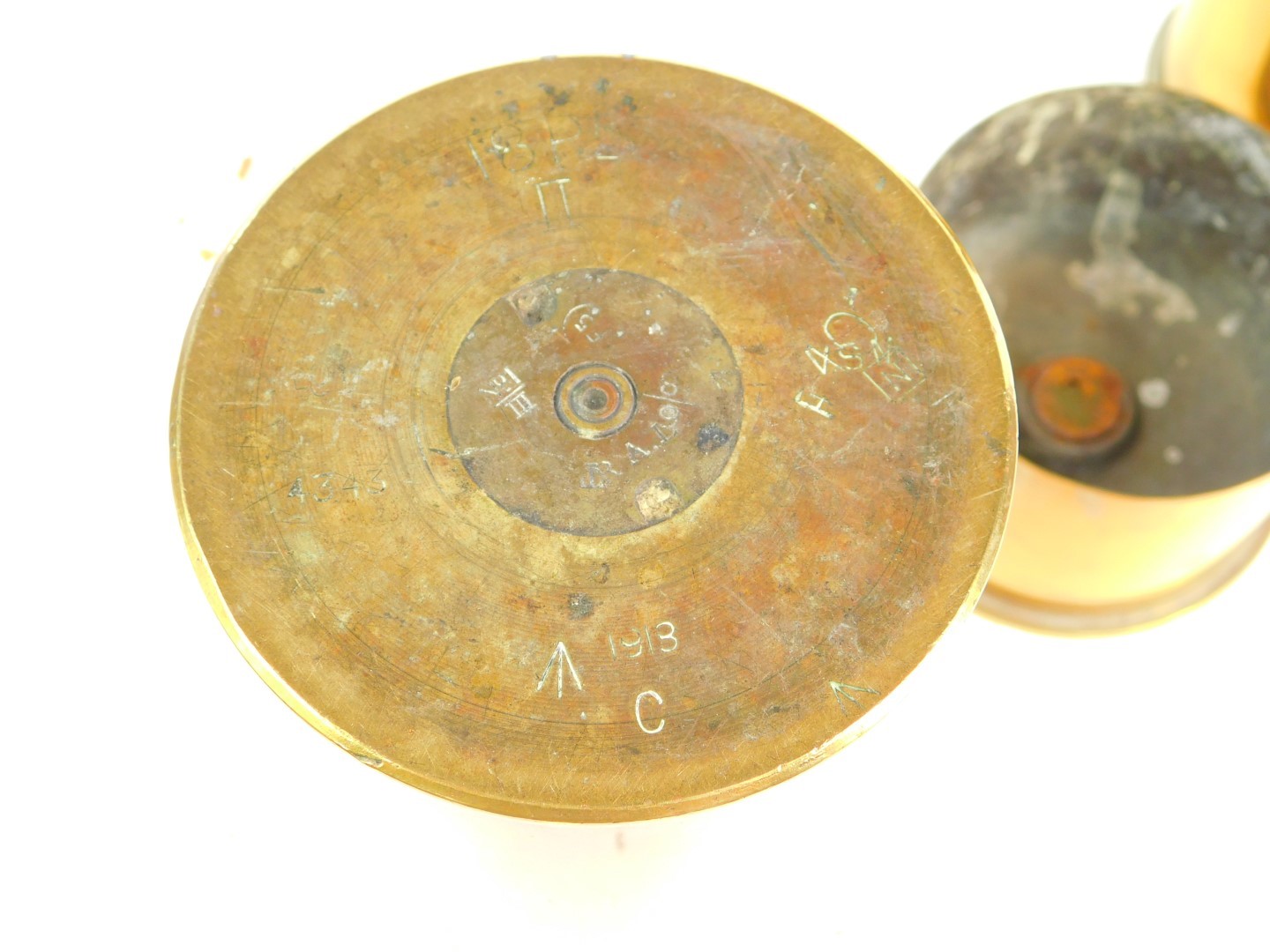 A pair of brass 18lb shell cases, one dated 1913, 30cm high, together with a pair of WWI brass shell - Image 3 of 3