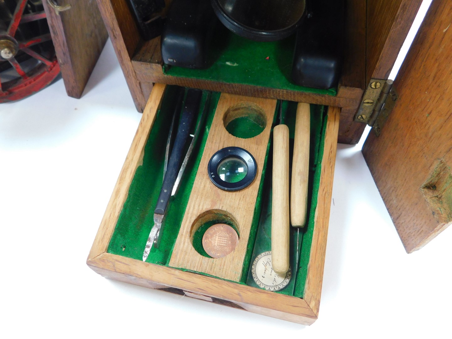 A W Watson & Sons Ltd microscope, No 81620, oak cased, together with a Mamod steam engine TE1A. (2) - Image 2 of 2