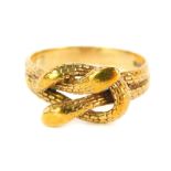 A 9ct gold interlinked serpent ring, 4.5g.