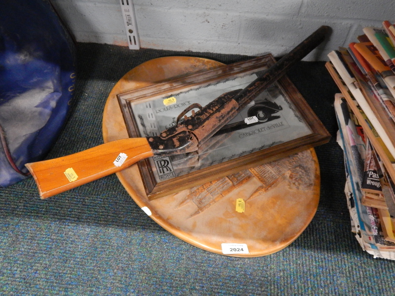 A toy cap gun, Rolls Royce mirror, and a plaque of Lincoln, (3).