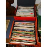 45rpm single records, including pop, classical, easy listening, etc. (2 cases)