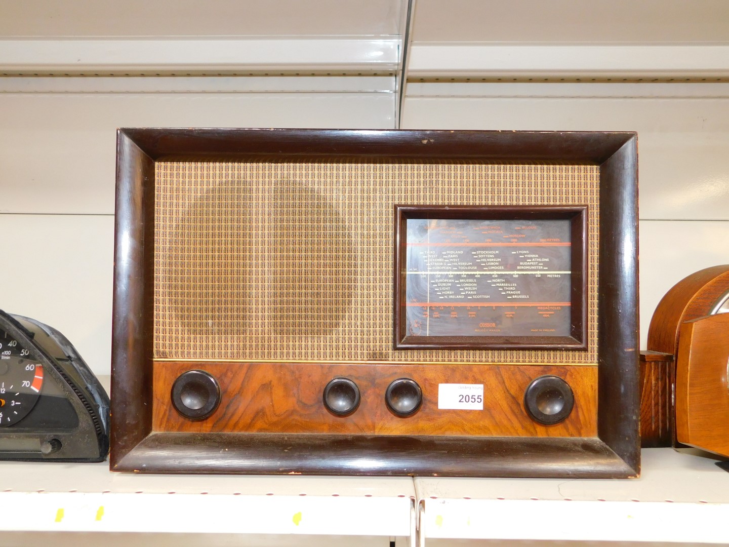 A Cossor Melody Maker walnut cased radio, model 520.