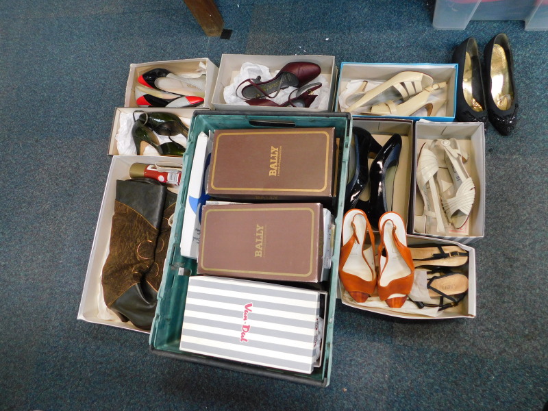 Lady's shoes and handbags. (qty) - Image 2 of 3