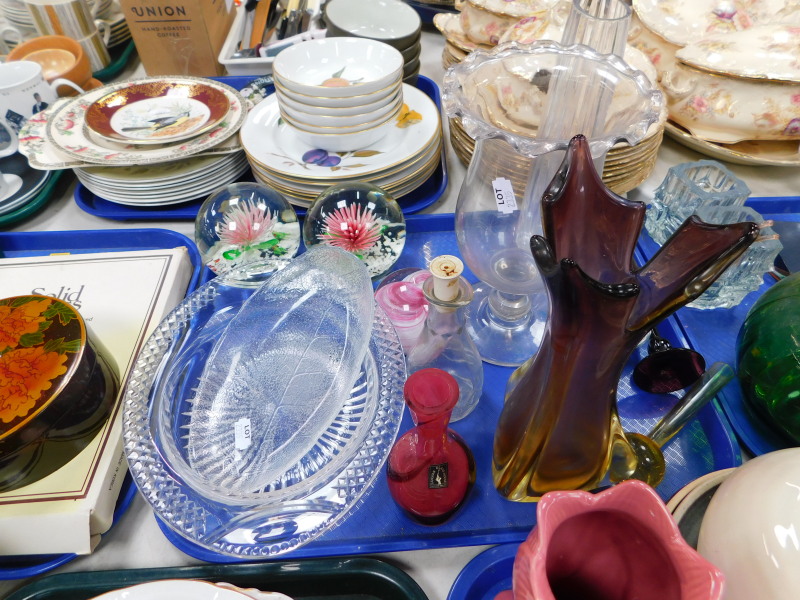 Ceramics and glass, including a Noritake porcelain twin handled vase, pair of glass paperweights, - Image 3 of 5