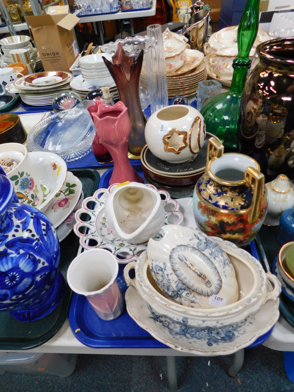 Ceramics and glass, including a Noritake porcelain twin handled vase, pair of glass paperweights, - Image 5 of 5