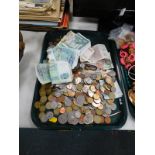 English and European coinage, pre Euro, together with banknotes. (1 tray)