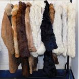 Saga fox jackets, further fur jackets and a sheepskin coat. (13)