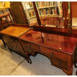 A early 20thC mahogany chest, of two short and two long drawers, on squat cabriole pad feet, 89cm