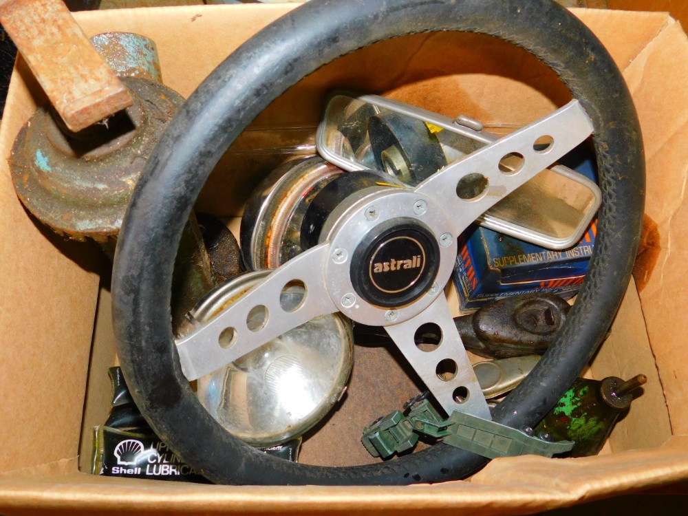 Various hand tools and effects, Astrali steering wheel, vintage sprayer, beech and metal wood plane, - Image 2 of 6