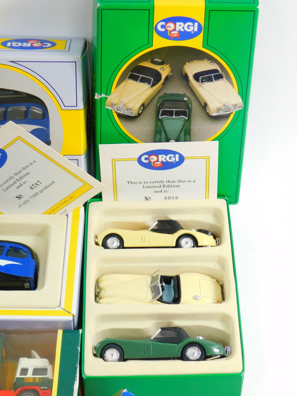 Corgi die cast model cars, buses and lorries, including an AEC Regal coach, Jaguar 1953 RAC rally - Image 5 of 9