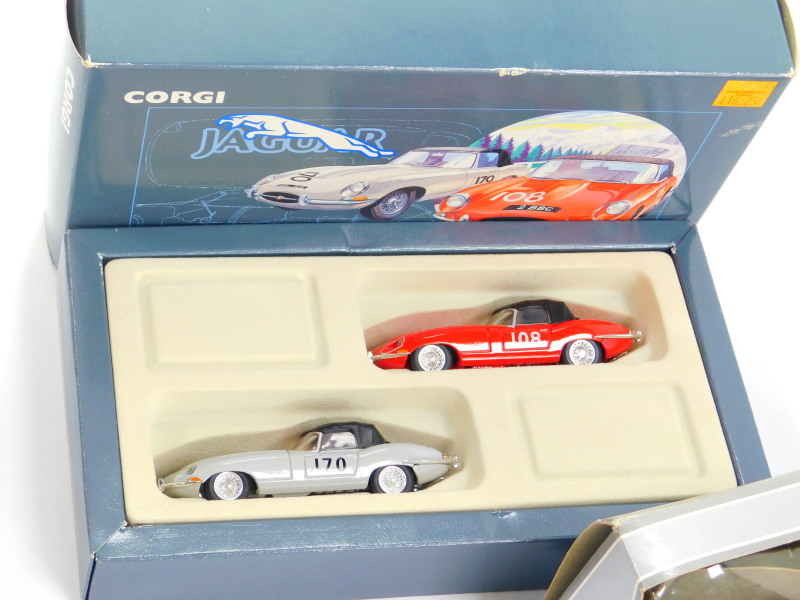 Corgi die cast model cars, buses and lorries, including an AEC Regal coach, Jaguar 1953 RAC rally - Image 2 of 9