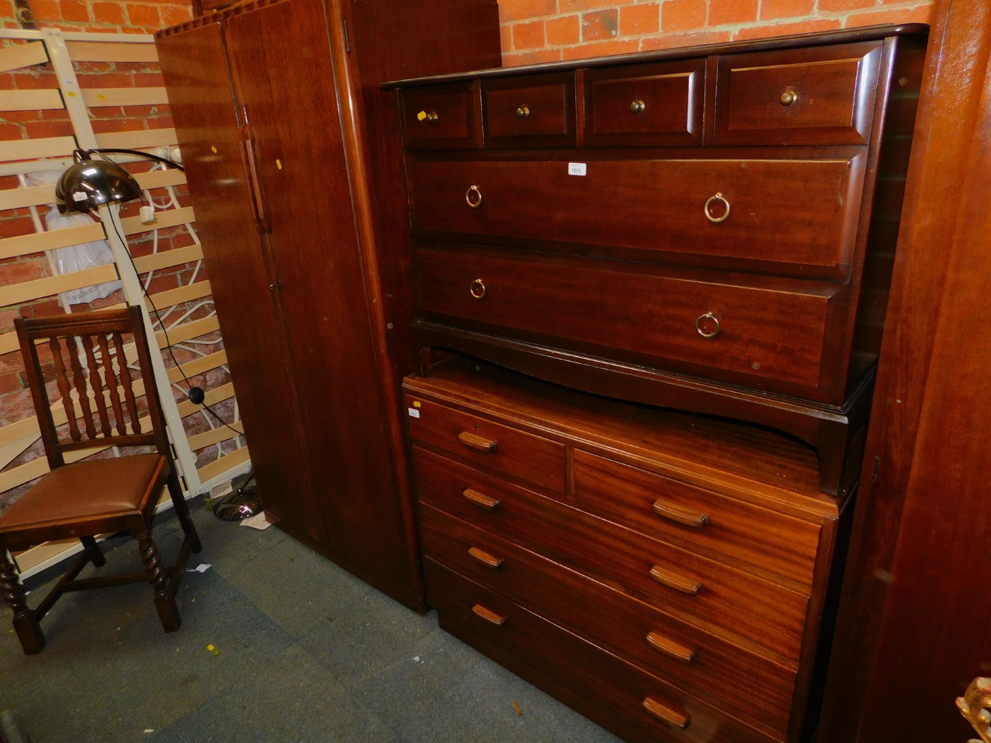 A Stag Minstrel chest of four over two drawers, 72cm high, 107cm wide, 47cm deep.