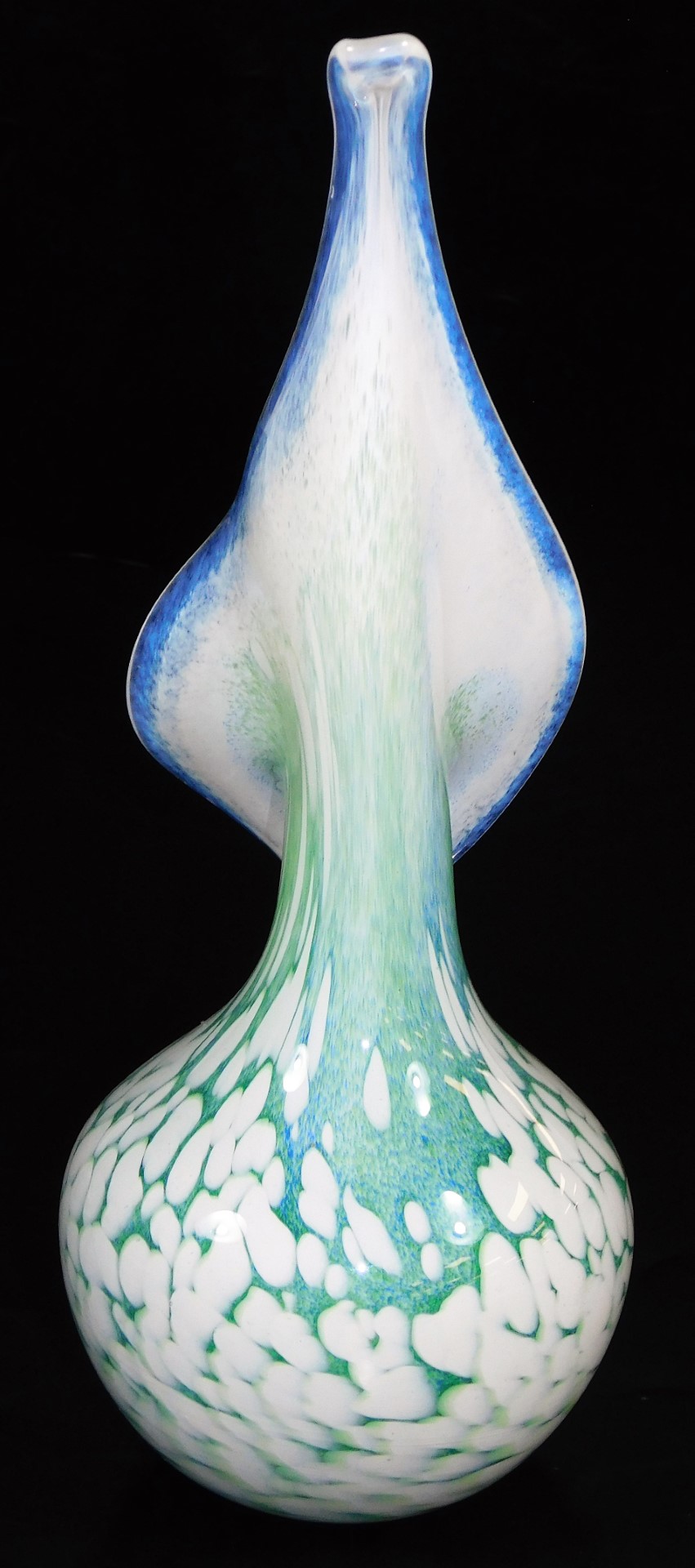 A 20thC studio Our Glass Nailsea style Jack in the pulpit vase, in green and white speckled pattern - Image 2 of 3