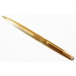 A 9ct gold Parker pencil, with engine turned body, plain cartouche and arrow clip, 12cm wide.