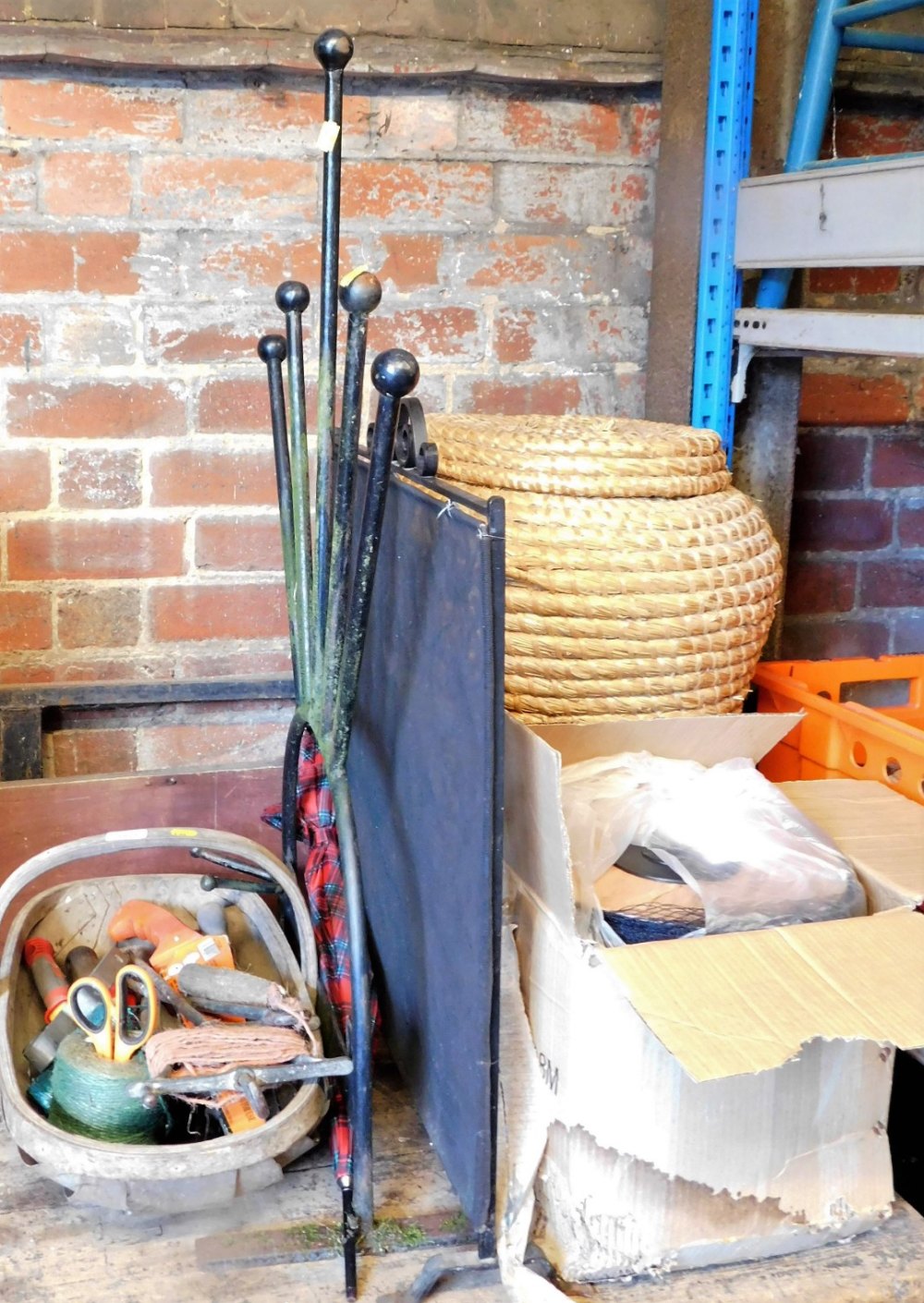 A strawberry basket, hand tools, lidded linen basket, fire screen, etc. (a quantity)