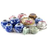 A quantity of oriental ceramics, to include late 18th/early 19thC Chinese porcelain tea bowls, anoth