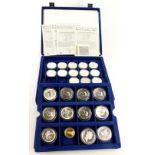 A quantity of Royal Canadian Mint silver commemorative coins and other similar Canadian coins, mainl
