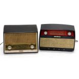 A vintage Philips radio, B3697U, BA168/51 with speaker front, set with two tuning knobs, 23cm high,