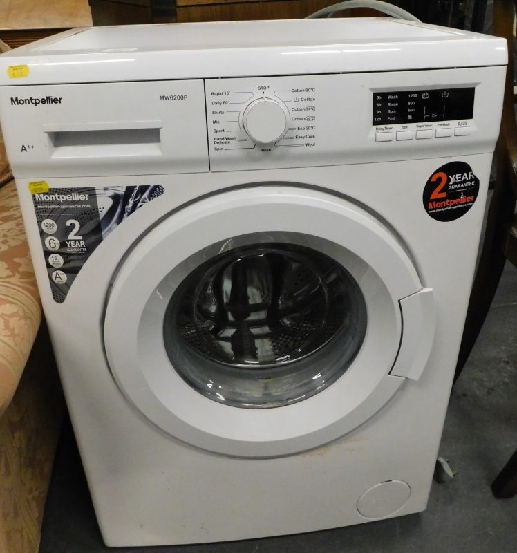 A Montpellier MW6200P washing machine.